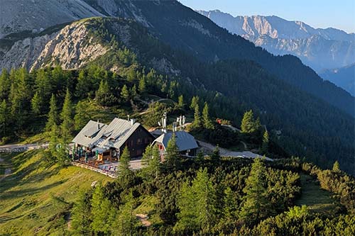 haus_slowenien_wandertour_bergaussicht_natur_pur
